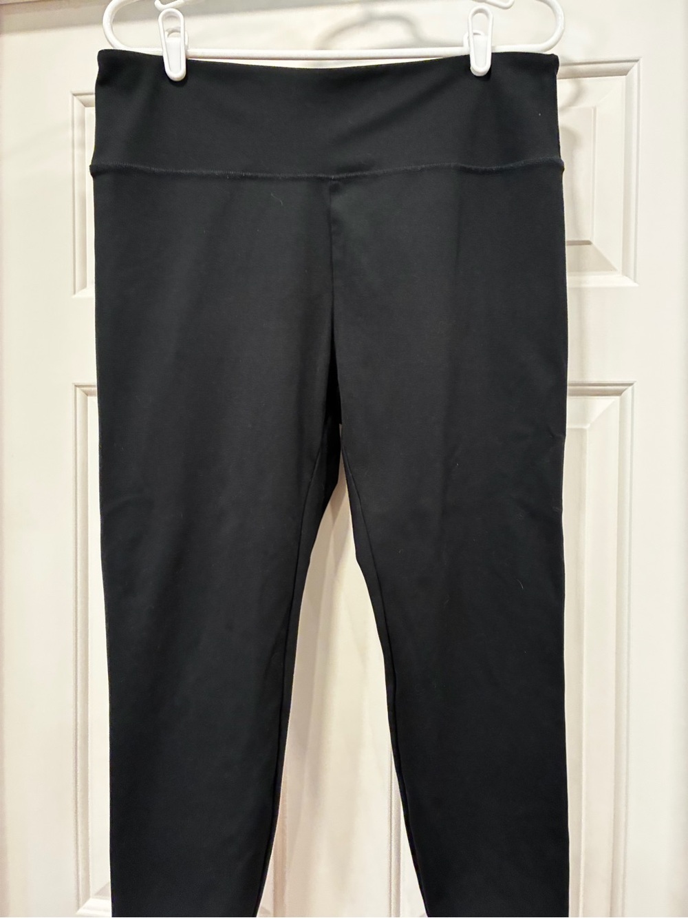 Women’s Black High-Waist Leggings - Sleek Everyday Comfort